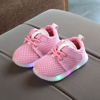 Los niños del LED Iluminado Bebé Zapatillas de deporte Luminoso Zapatos de Niño Niños Niñas Zapatos Casuales de Pisos de Malla Transpirable Niños Zapatillas de deporte Infantil