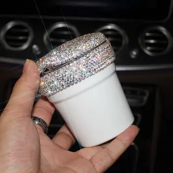 Bling Rhinestone de Coche Portátil Cenicero con Luz Led de Diamante de Cristal de Coche Cenicero de Almacenamiento Titular de la Copa de la Mujer de los Accesorios del coche