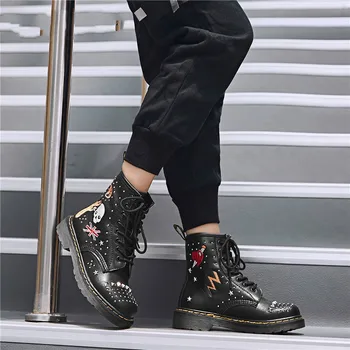 Hip Hop Jason Martins De Tobillo Botas Mujer Zapatos Planos Del Cráneo De Impresión Británico De Cuero Genuino De La Moda Remache Damas Botas Militares