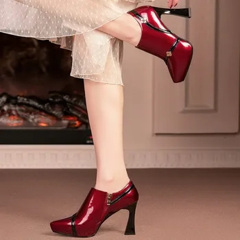 2020 Otoño de la Boda Zapatos de Mujer de Tacón Alto de las Mujeres de las Bombas de charol Zapatos de Tacón Grueso de la Moda en Punta Profundo Vino de color rojo-Beige