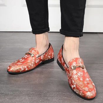 2020 de la Moda del Bordado Mocasines para Hombres de Negocios Formal Zapatos de Vestir Transpirable Señaló Slip-on Casual Zapatos Planos de Gran Tamaño 48