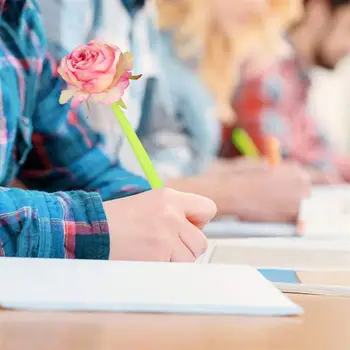 3pcs 0,5 mm de Rosa en Forma de Bolígrafo de Gel Encantadora Rollerball Pen Romántico Wrriting Corrales Para el Hogar la Oficina de la Escuela a Favor del Partido de Color al Azar
