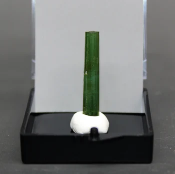 Natural y verde de Brasil turmalina cristal mineral muestras de piedras y cristales los cristales de cuarzo tamaño de la caja de 3.4 cm