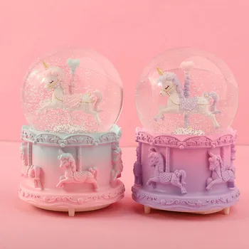 Resina Unicornio Caja de Música Con LED Luminoso Copos de nieve Carrusel de la Bola de Cristal de Nieve Globo Caja de Música de la Pareja el Día de san Valentín de Regalo