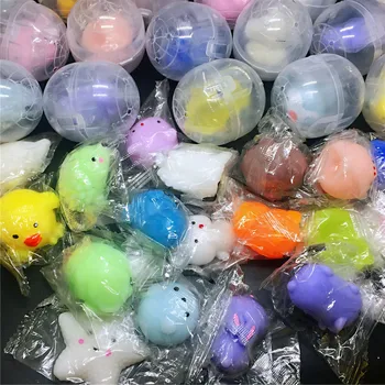 10pc/lot 47*55mm de diámetro de plástico, bolas de colores de las cápsulas de juguetes con el interior de mini muñecas juguetes combinar al azar de máquina expendedora