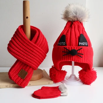 Un juego de tres piezas de los niños del sombrero y la bufanda guantes para el otoño y el invierno de los Niños y las niñas hermosas de punto grueso de lana sombreros