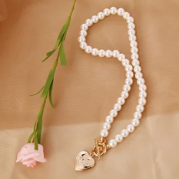 Las mujeres de la moda collar con amor en forma de retro perla versátil de clavícula collar colgante de mujer femenina regalos
