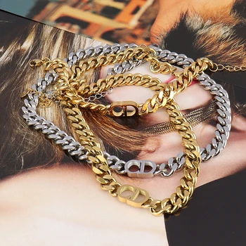 La mujer del Collar de Acero Inoxidable de la Cadena de Grueso Collar Para las Mujeres Punk Gargantilla de Oro Letra de la Joyería del Collar