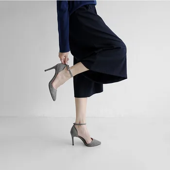 2020 Nuevo coreano de la moda versátil, cómodo zapatos de tacón alto negro sexy tacones de aguja única zapatos de tendencia cómodos zapatos de tacón alto