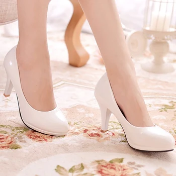 Dedo del pie redondo de Cuero de Patente de Fiesta de la Boda Zapatos de Mujer de Gran Tamaño 42 Mujeres Delgadas Zapatos de Tacón de 8 cm de Tacones de las Señoras zapatos de tacón