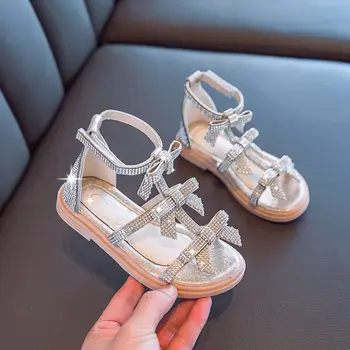 Sandalias de niñas 2020 Verano Nueva Moda de la Niña de Agua de Perforación de los Zapatos de los Niños del Arco de Sandalias de la Princesa de los Zapatos para los Niños de las Niñas