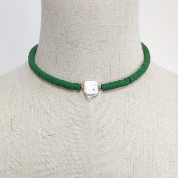 De la moda de nueva coincidencia de color collar de silicona natural plana irregular perla hecha a mano en el cuello de los accesorios de las mujeres del encanto bohemio de la joyería
