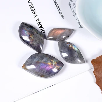 1PC Natural de la Forma de la Hoja Labrodite de Cristal Púrpura Brillo de Luna Pulido de piedras preciosas Saludable de Cuarzo para la fabricación de Collar