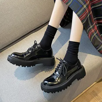 Pequeños zapatos de cuero de las mujeres del otoño Japonés suave hermana coreana de cabeza redonda aumento de la retro zapatos con cordones zapatos de lolita de la plataforma