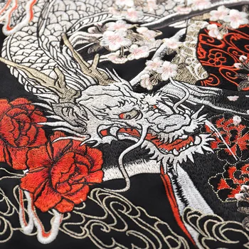 De estilo japonés de Yokosuka bordado de estilo Chino dragón patrón de dibujo cuchillo de belleza de invierno además de terciopelo con capucha de los hombres de la ropa