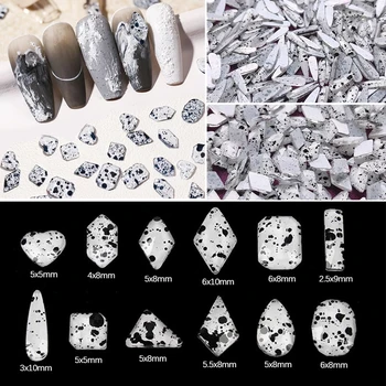Nuevo Estilo de la Cáscara del huevo las planas diamantes de Imitación Mezcla de forma 100Pcs Blanco y Negro de las Piedras de Cristal para DIY Uñas de arte de la Decoración