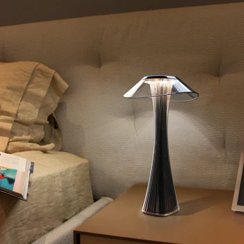 Mesita de luz de la Lámpara de Cristal de protección de los ojos de carga USB de smart touch interruptor de LED transparente de cristal creativo regulable lámpara de mesa