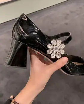BONJEAN de Moda Mary Jane Zapatos de charol Negro Correa de Tobillo Gruesos Tacones de Mujer bombas de Cristal de la Flor Adornado Parte Talones