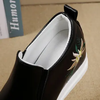 Nuevos zapatos de Tacón Alto zapatos Bordados Casual negro de la Mujer Zapatillas de deporte de Ocio Zapatos de Plataforma Slip-On Transpirable Aumento de Altura de los Zapatos