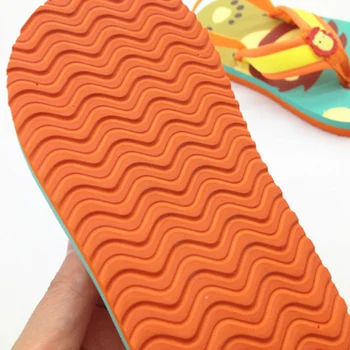 De pequeños de niños EVA zapatillas de cartón tightenss zapatos de playa para shildren chicos chicas luz suave antideslizante zapatillas