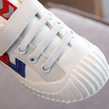 2019 invierno 1-3-5 años 2 niños y las niñas de bebé casual de algodón, además de zapatos de terciopelo caliente de los niños de la junta de zapatos pequeños zapatos blancos