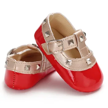 Otoño Invierno de la Moda de Costura Remache de la Princesa de los Zapatos de Bebé Lindo de la Muchacha Suave con Suela de PU Bebé Caminar Cuna Zapatos