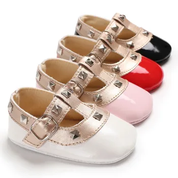 Otoño Invierno de la Moda de Costura Remache de la Princesa de los Zapatos de Bebé Lindo de la Muchacha Suave con Suela de PU Bebé Caminar Cuna Zapatos