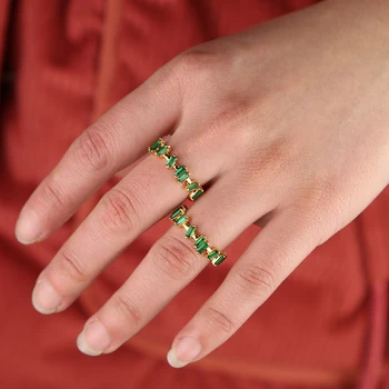 Estilo Casual chapado en Oro de la moda de color verde de la barra de banda de la eternidad de los anillos de la plaza de baguette cz anillos de compromiso para las mujeres del encanto de la joyería