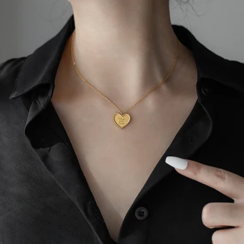 Retro francés Luz Luxury18K de Oro Corazón de Amor Collar de Mujer de Viento Frío Hipster de Clavícula Cadena de Moda Todo-partido de la Decoloración